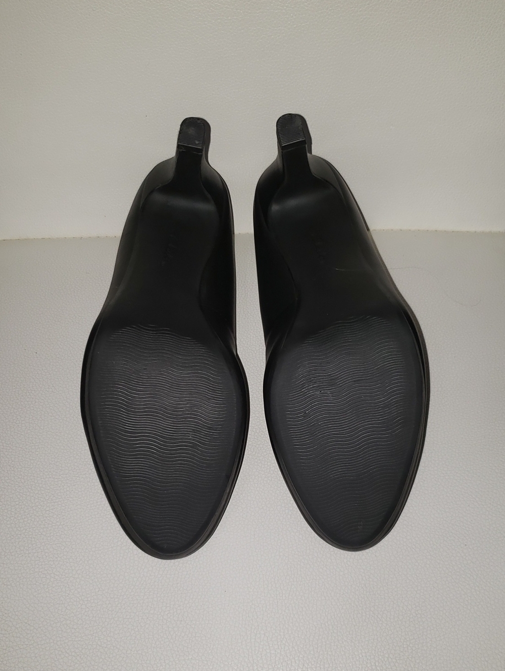 Clarks Black Stiletto Heels Size:7M - Picture 9 of 9